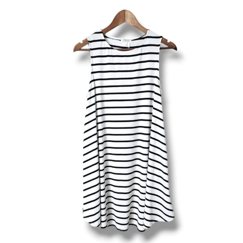TCEC Striped Sleeveless Swing Dress w/Pockets | Large